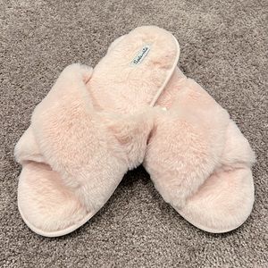 Faux Fur Splendid Baby Pink Criss Cross Slippers